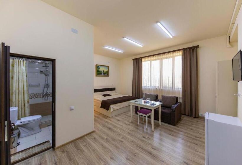 سوئیت با تخت بزرگ, Tatev Hotel And Tours