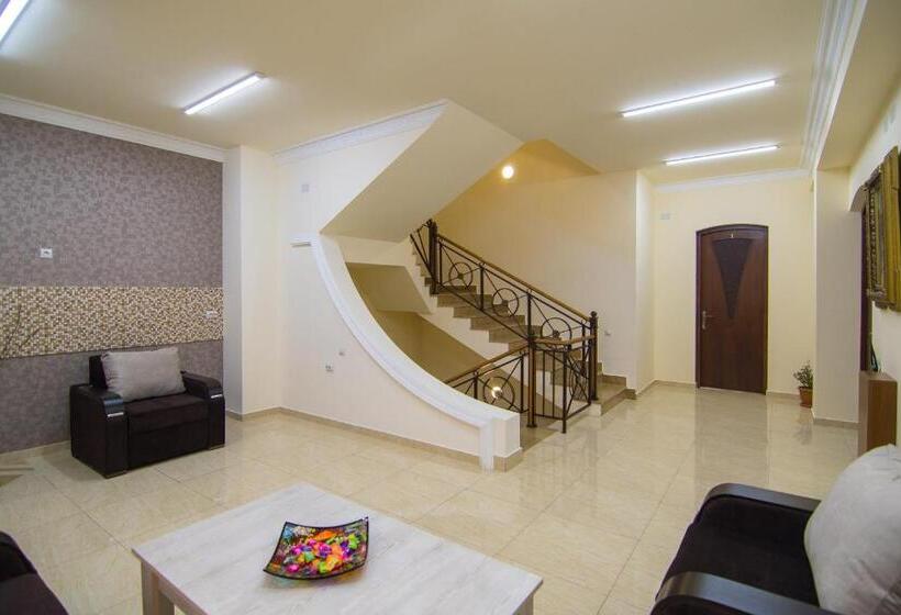 스위트 킹사이즈 침대, Tatev Hotel And Tours