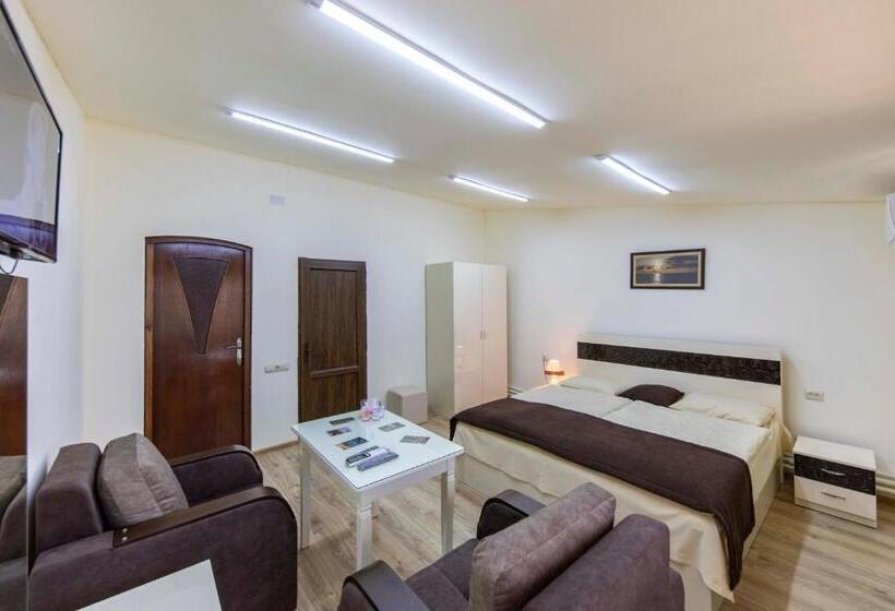 مجموعه ویستا شهر, Tatev Hotel And Tours