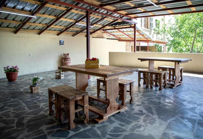 اتاق لوکس, Tatev Hotel And Tours