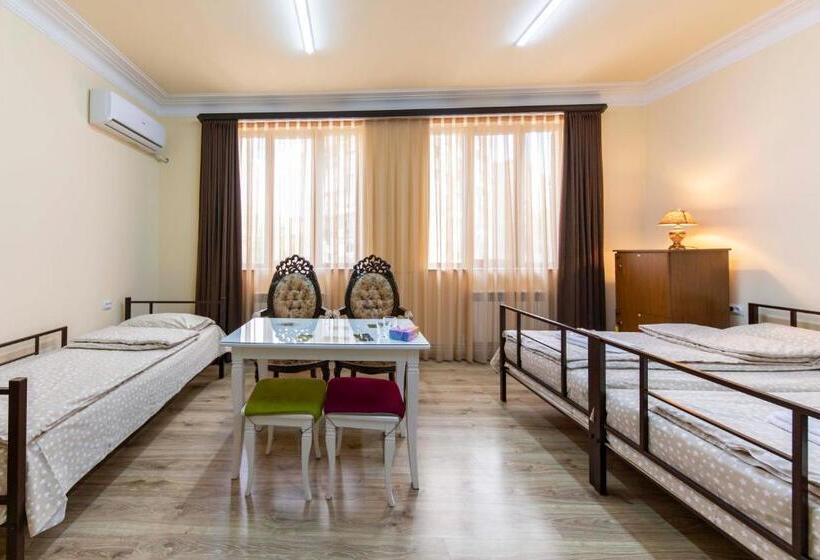 디럭스 4인 룸, Tatev Hotel And Tours