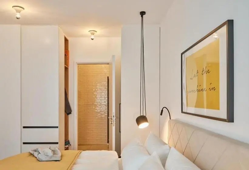 Deluxe Room with Balcony, New Wave