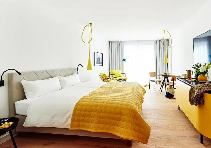 Deluxe Room with Balcony, New Wave