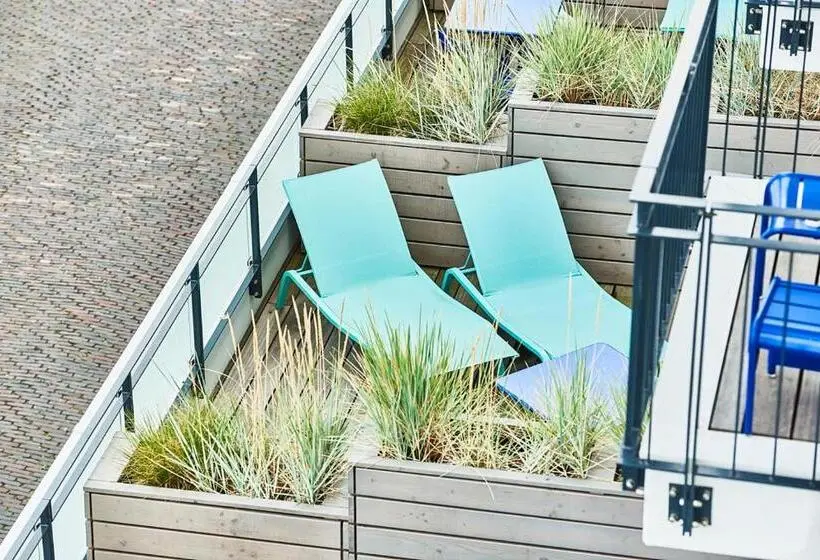 Deluxe Room with Terrace, New Wave