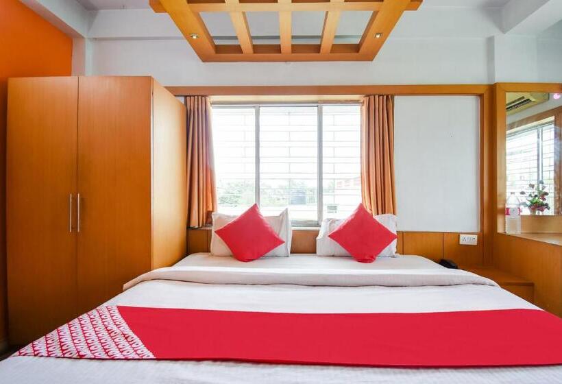 Quarto Basic, O Crown Inn