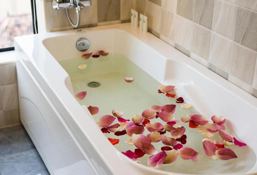 חדר אקזקיוטיב לשלושה, Phnom Penh 51 Hotel & Residences