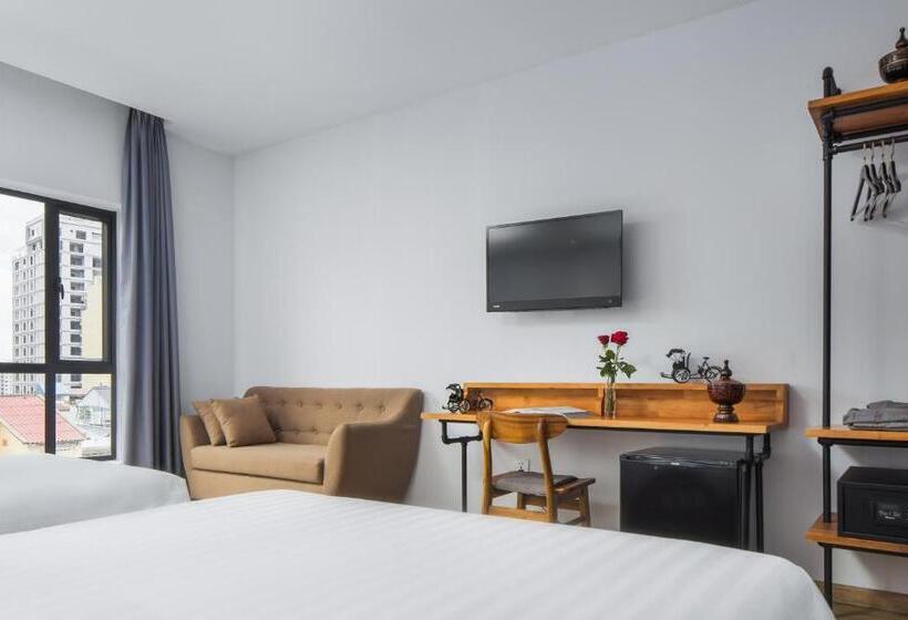 Трехместный Номер Superior, Phnom Penh 51 Hotel & Residences