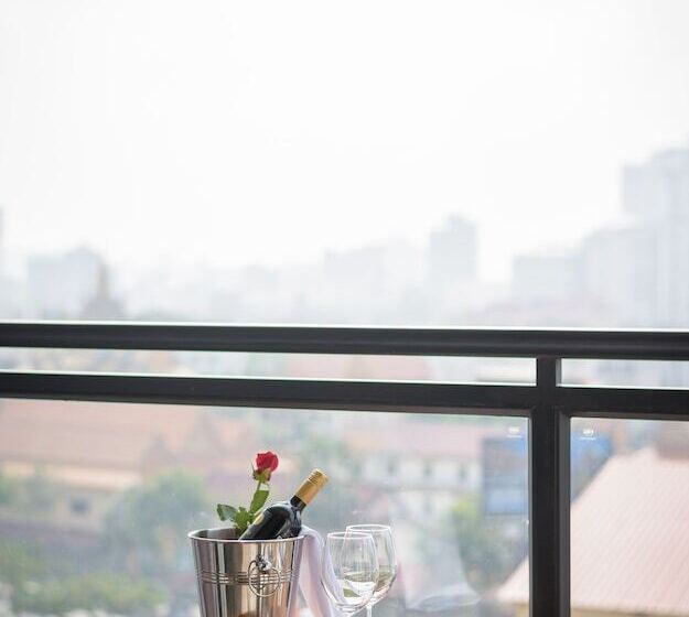 Номер Deluxe, Phnom Penh 51 Hotel & Residences