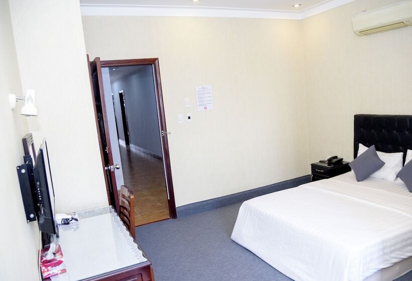 اتاق لوکس, Ha Trinh