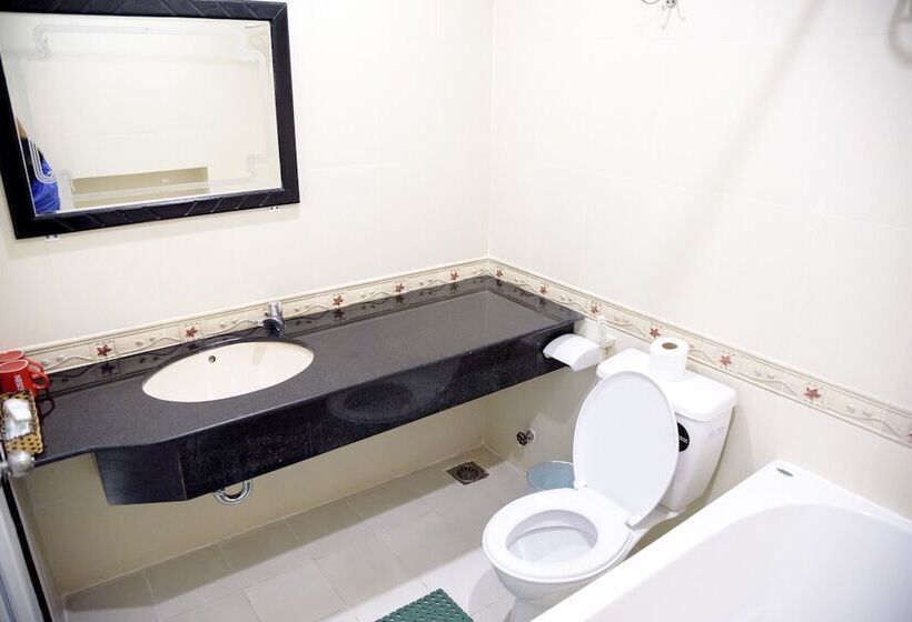 اتاق لوکس, Ha Trinh