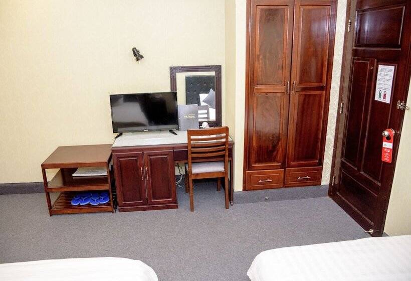 اتاق لوکس, Ha Trinh