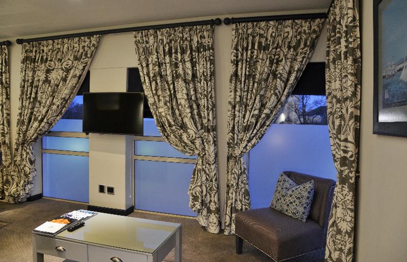 اتاق سوپریور با تخت بزرگ, Ha Trinh