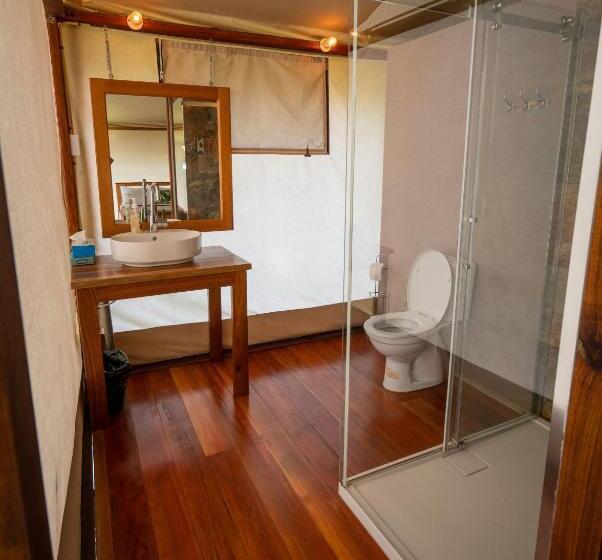 اتاق لوکس با بالکن, Houttuyn Wellness River Resort