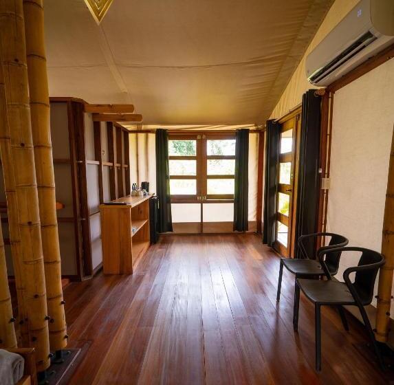 اتاق لوکس با بالکن, Houttuyn Wellness River Resort