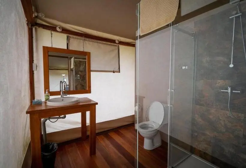 اتاق لوکس با بالکن, Houttuyn Wellness River Resort