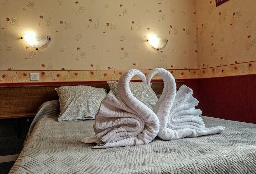 Номер Стандарт, Hôtel Le Pommeil