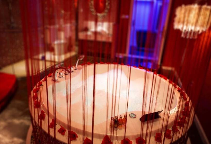 חדר דלוקס, Rose Lover