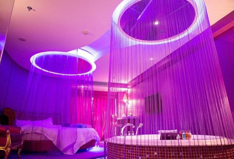 חדר דלוקס, Rose Lover