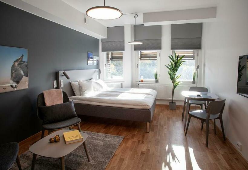 스탠다드 스튜디오, The Studio