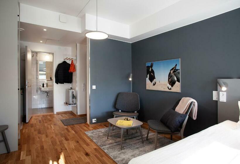 스탠다드 스튜디오, The Studio