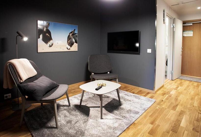 스탠다드 스튜디오, The Studio