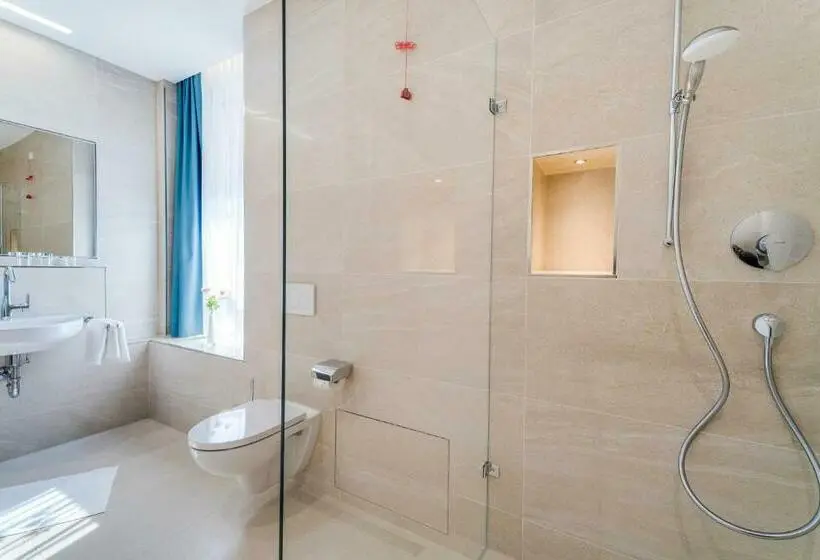 Quarto Triplo Estandar, Etage Apfelrot
