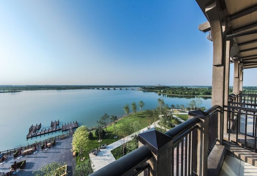 スタンダードルーム, Hilton Wen An