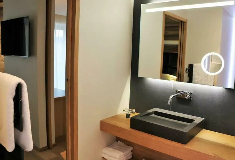 スーペリアールーム, Hôtel Interlaken Lounge Bar & Spa