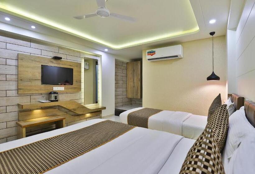 غرفة كلاسيكية ثلاثية, Pearl