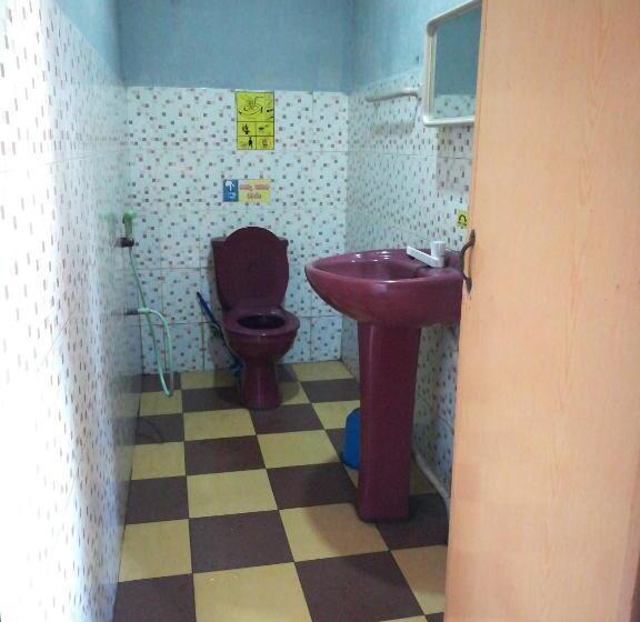 חדר סטנדרט לשלושה, Thilini Tour Inn