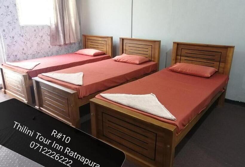 חדר משפחתי, Thilini Tour Inn