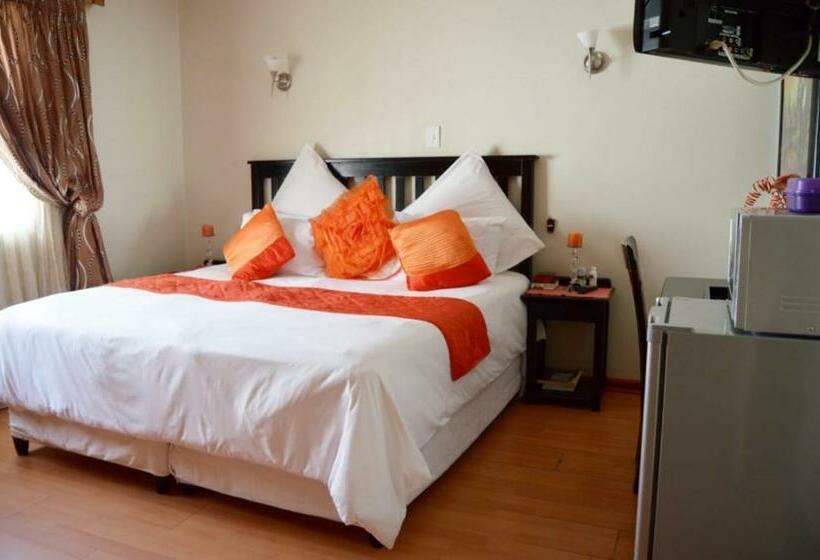 Номер Стандарт, Shoes Guest House