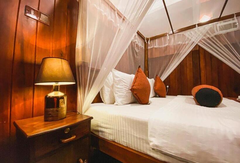 Deluxe Room Mountain View, Levon Boutique