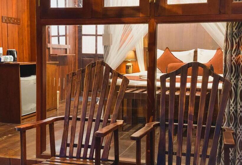 Deluxe Room Mountain View, Levon Boutique