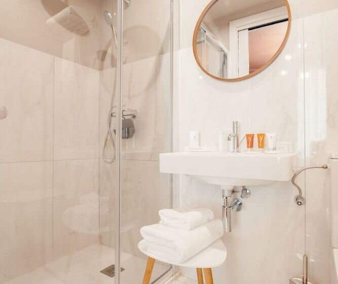 اتاق سوپریور, The Barrister