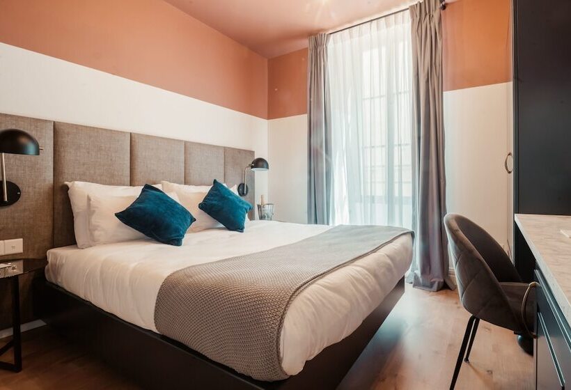 اتاق سوپریور, The Barrister