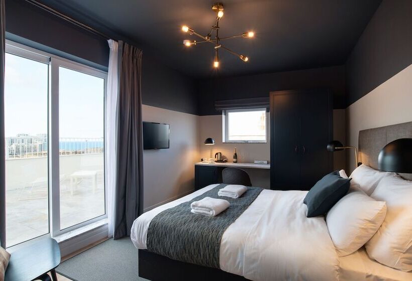 اتاق لوکس با تراس, The Barrister