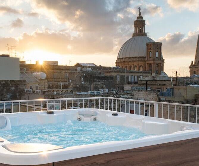 اتاق لوکس با تراس, The Barrister