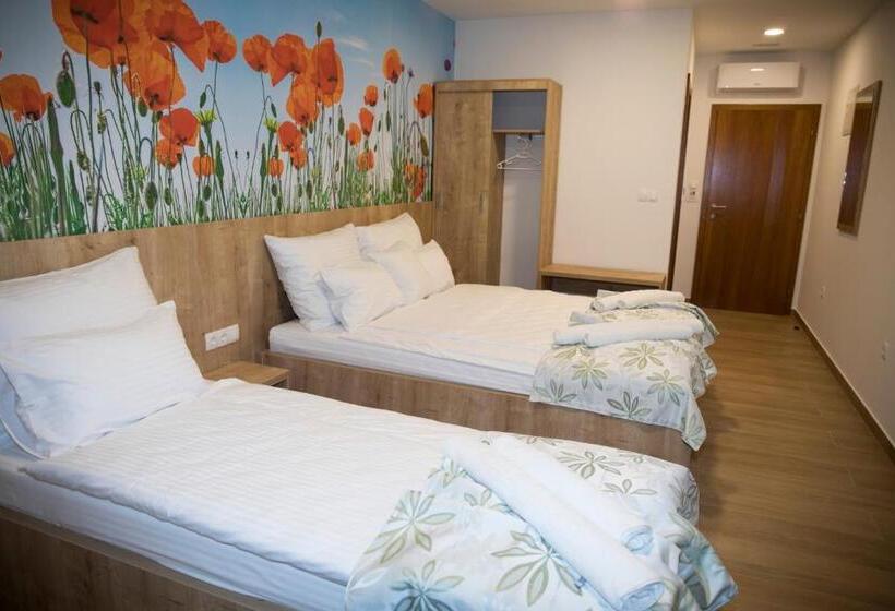 اتاق استاندارد سه تخته با بالکن, Villa Bunski Biser