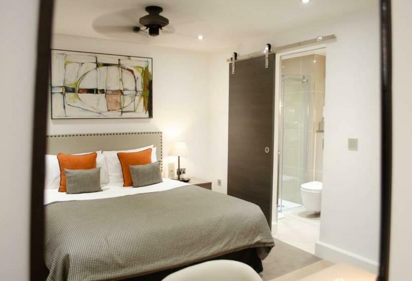 スタンダードスタジオ, The Chronicle By Supercity Aparthotels