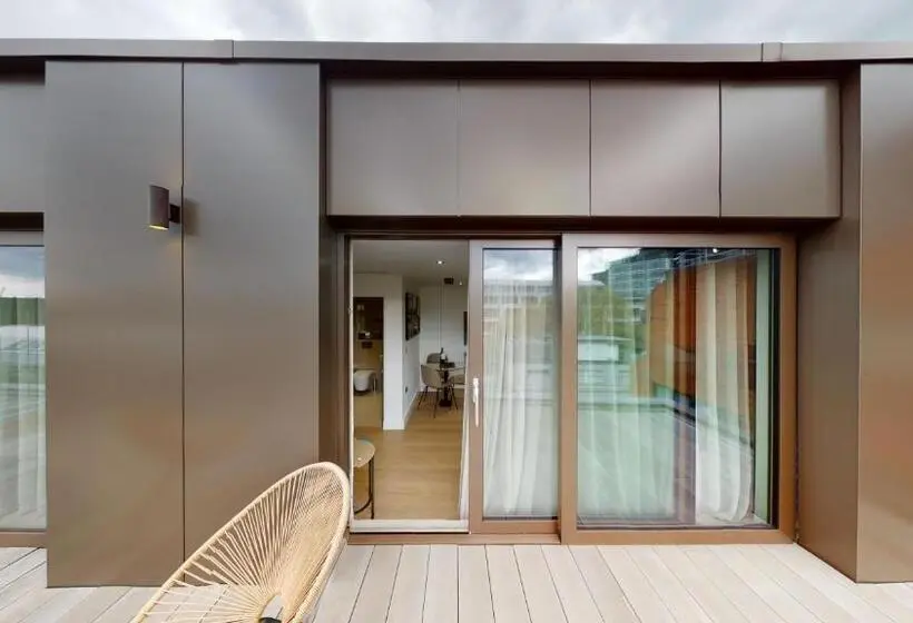 1 Bedroom Penthouse Apartment, The Chronicle By Supercity Aparthotels