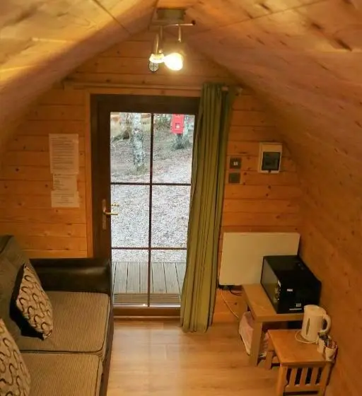 エコノミールーム, Pine Marten Bar Glenmore Pods