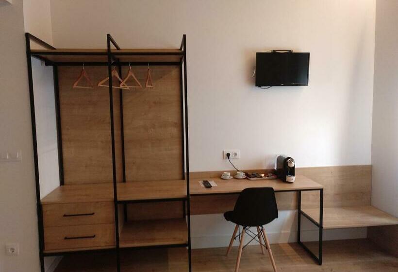 디럭스 룸, Entrerailes