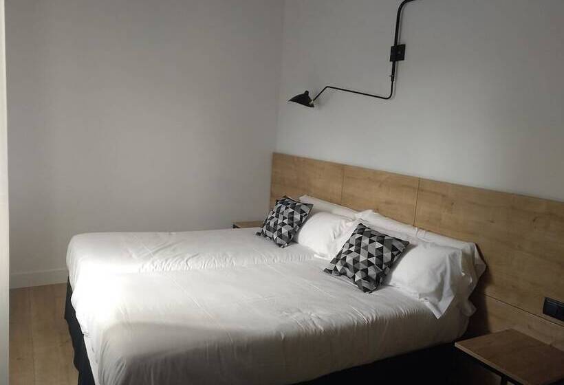 스탠다드 룸, Entrerailes