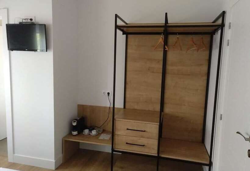 스탠다드 룸, Entrerailes