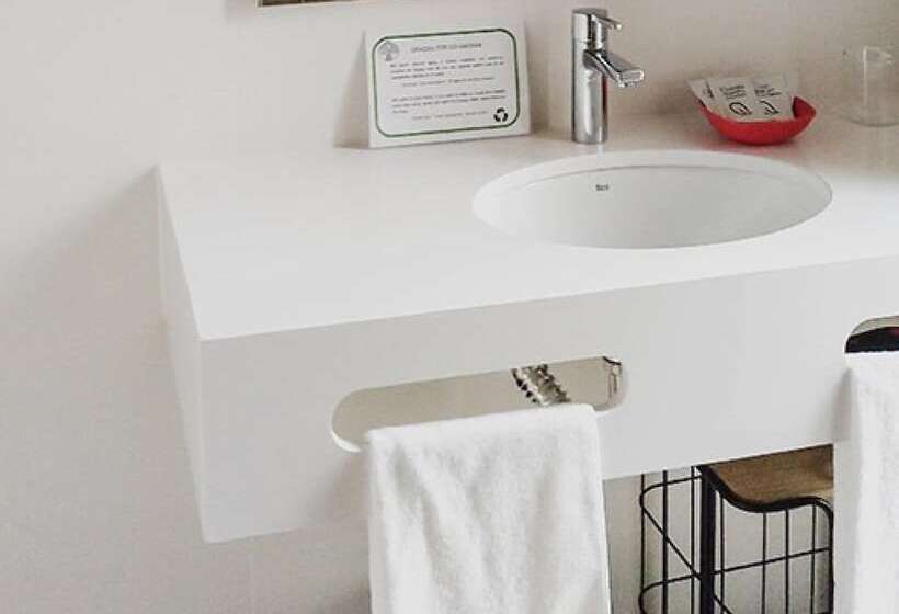 스탠다드 룸, Entrerailes