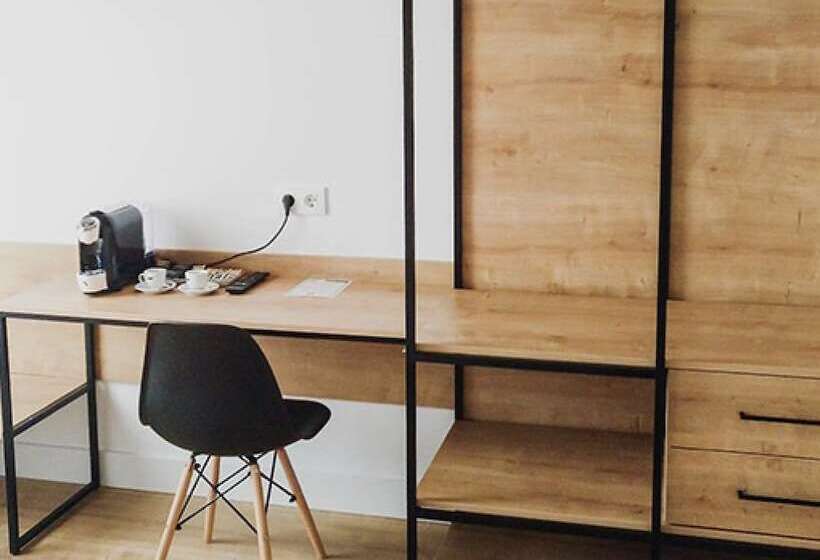 스탠다드 룸, Entrerailes