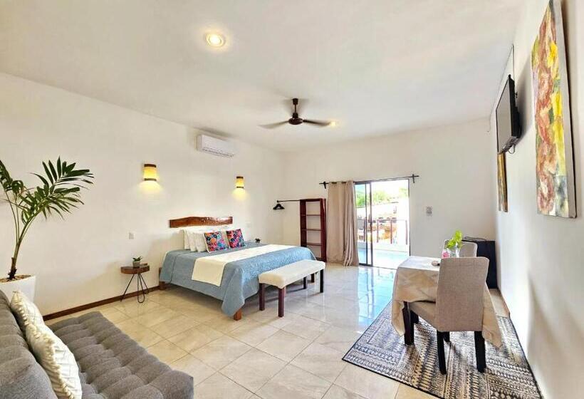 اتاق لوکس با تخت بزرگ, Mayan Majesty Boutique