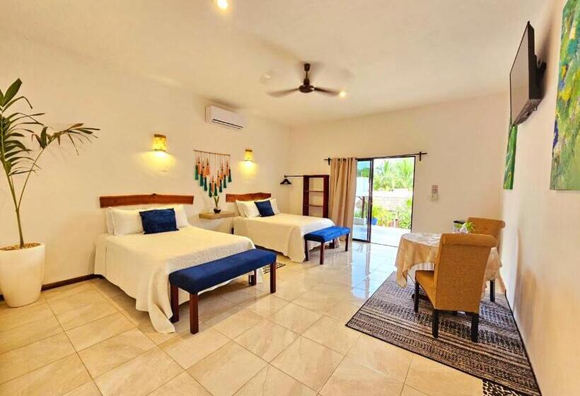 اتاق سوپریور با چشمانداز استخر, Mayan Majesty Boutique