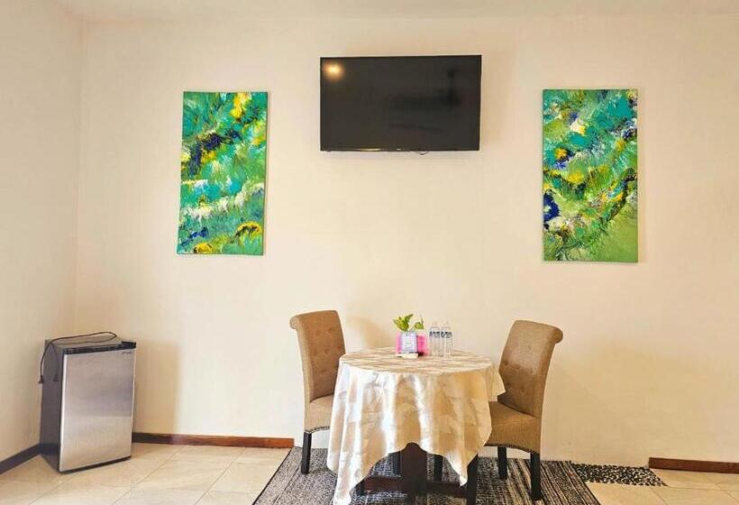 اتاق سوپریور با چشمانداز استخر, Mayan Majesty Boutique